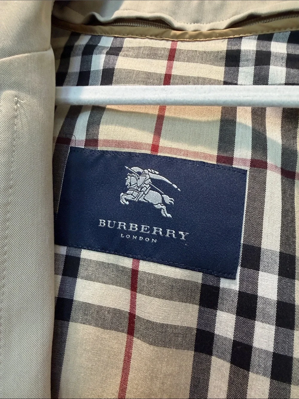 Burberry Beige Trench Coat with Signature Check Sleeve and Lining - Picture 2 of 6